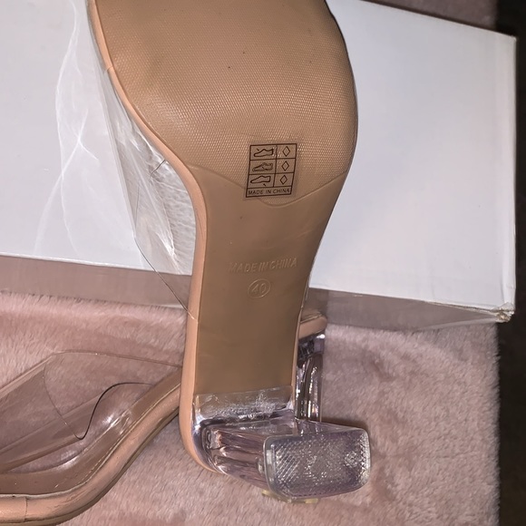 Clear heels - Picture 3 of 3